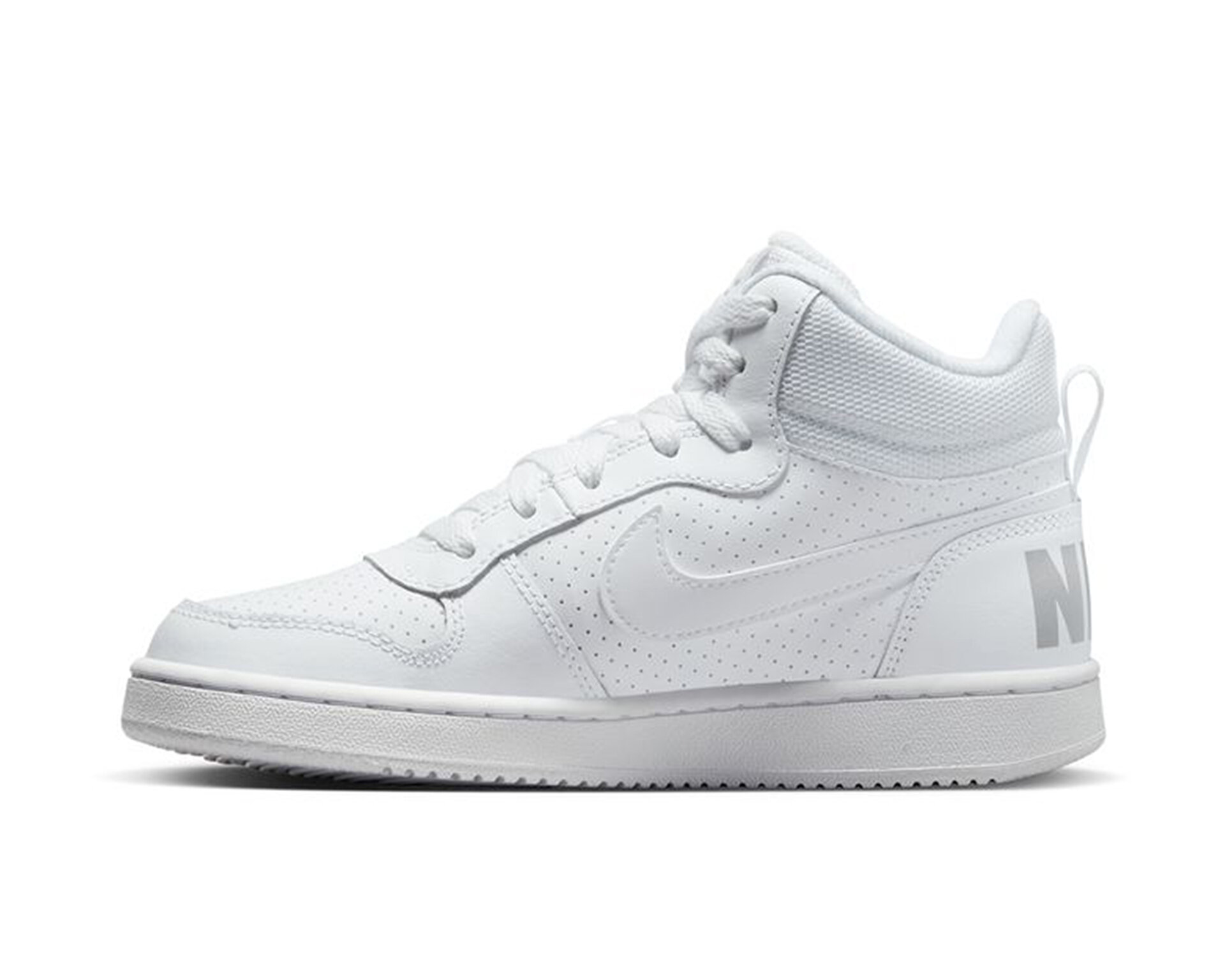 court borough mid basketball shoe