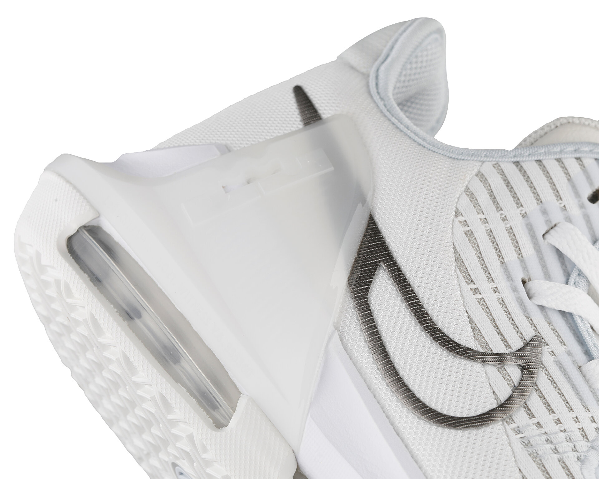 lebron girl basketball shoes