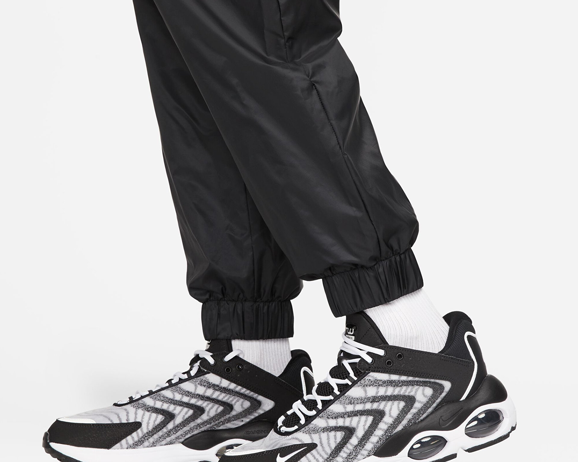 Nike Erkek M Nk Tch Wvn Lnd Pant Siyah FB7911-010