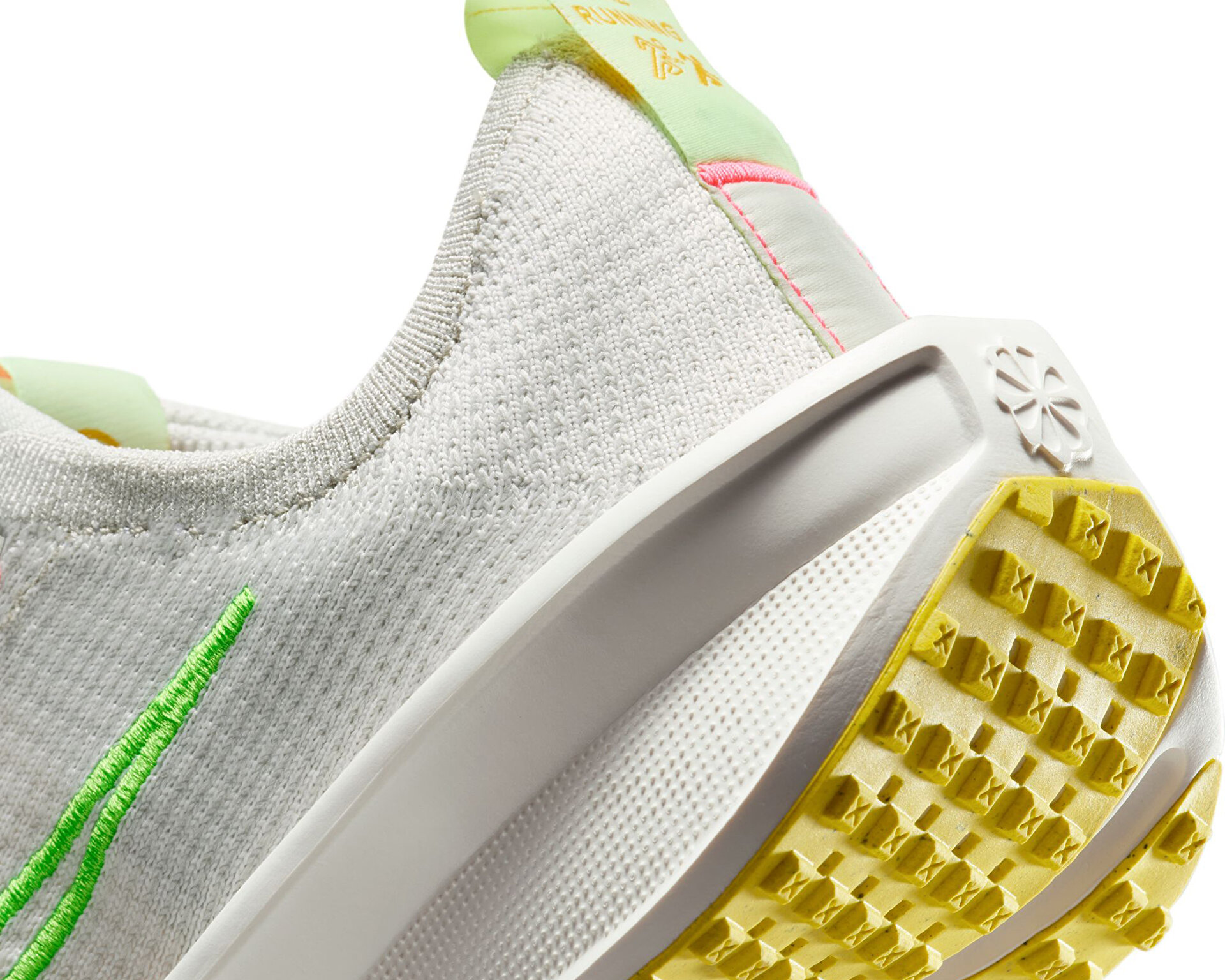 Nike Kadın W Interact Run Krem FD2292-011