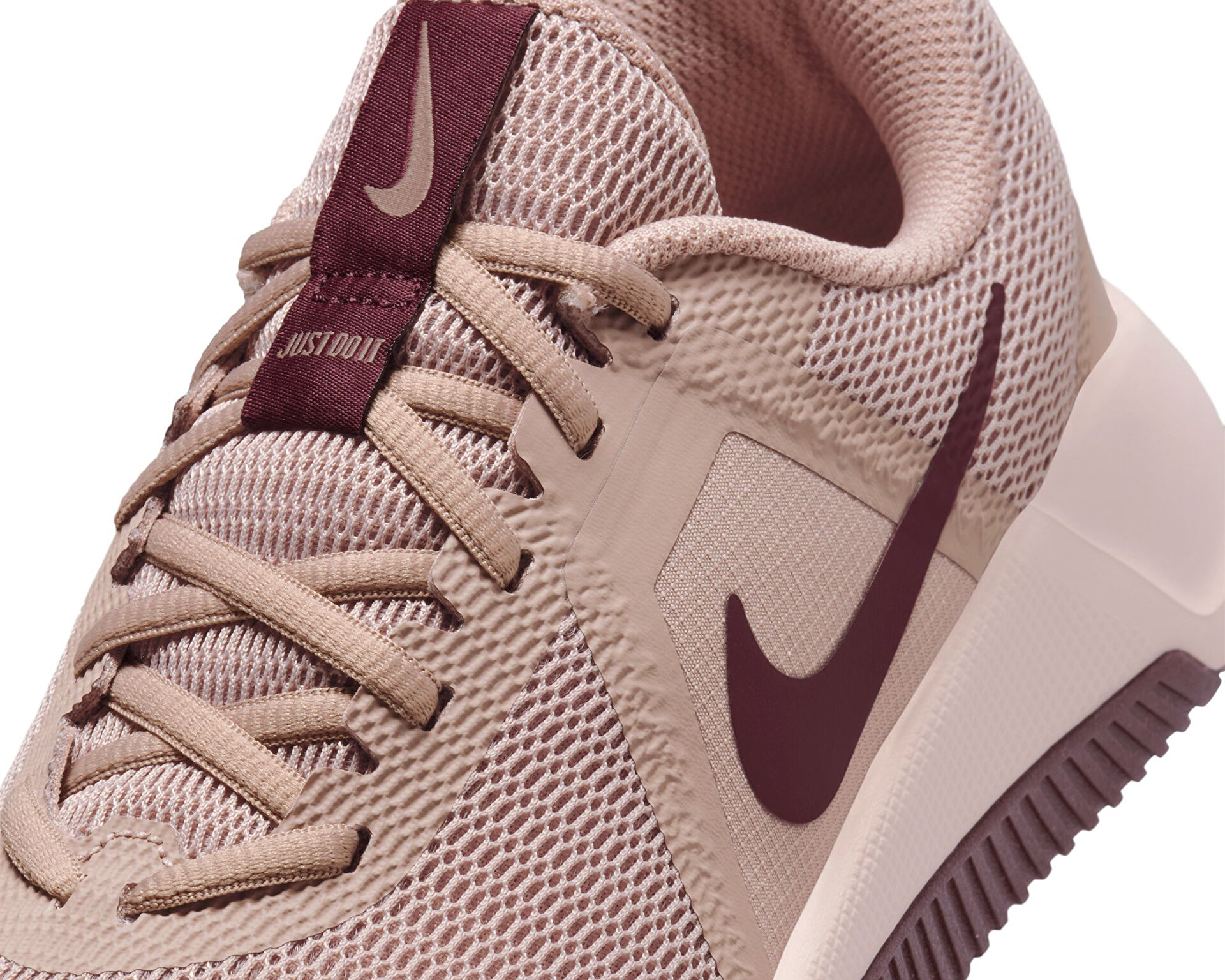 womens nike 200 trainers