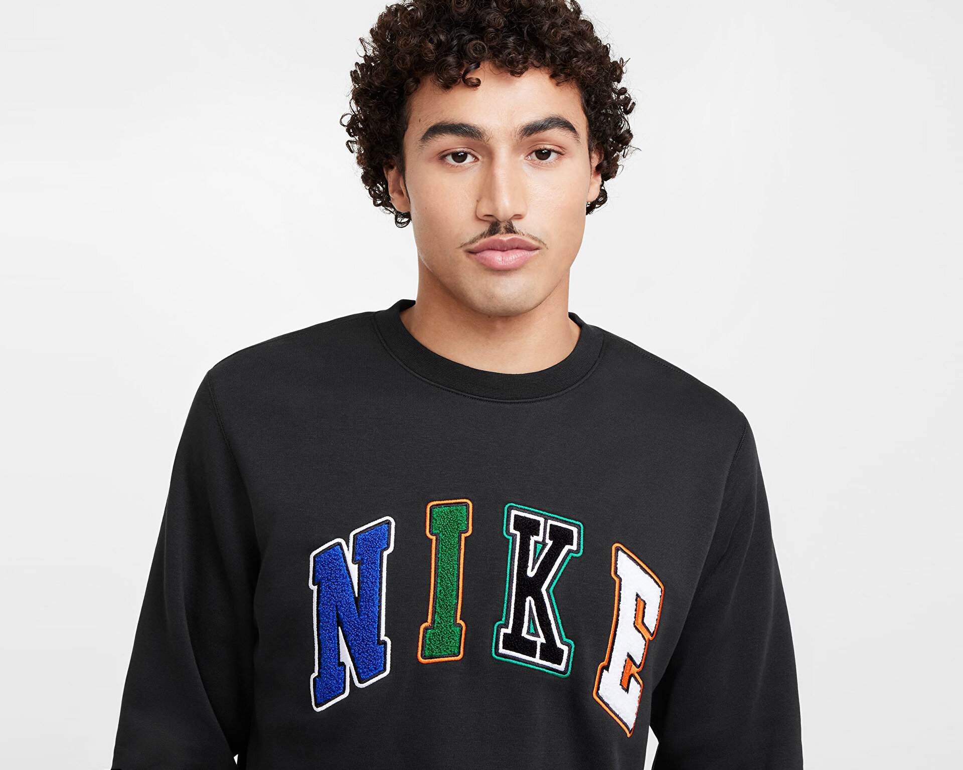 nike shirts and sweatshirts