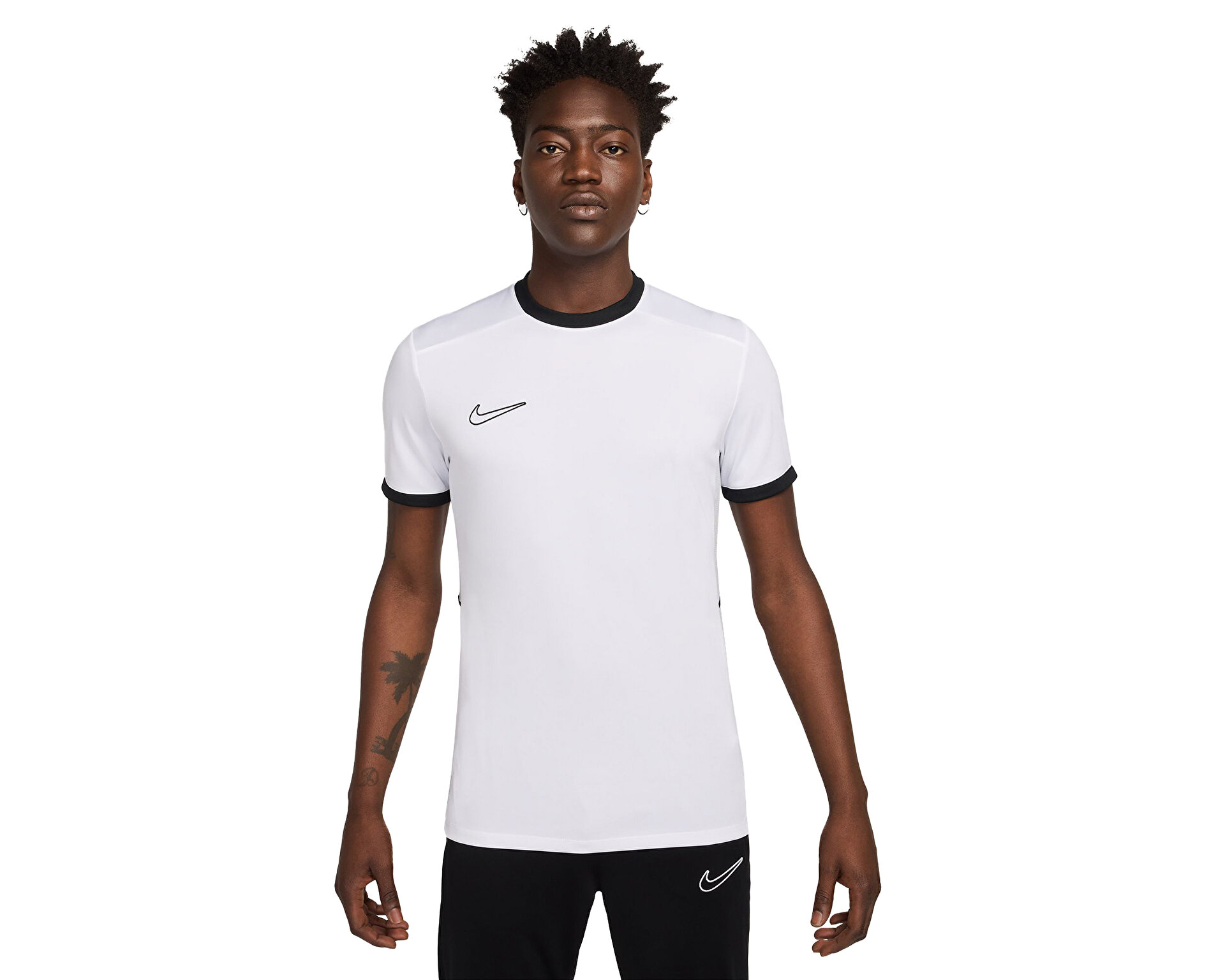 white nike workout shirt
