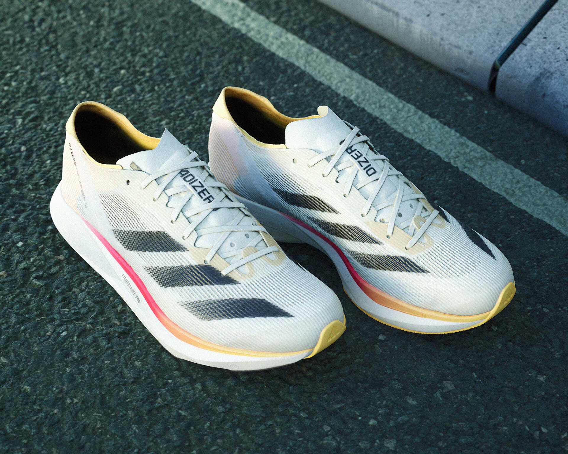 adidas Erkek Adizero Takumi Sen 10 M Krem IG8202