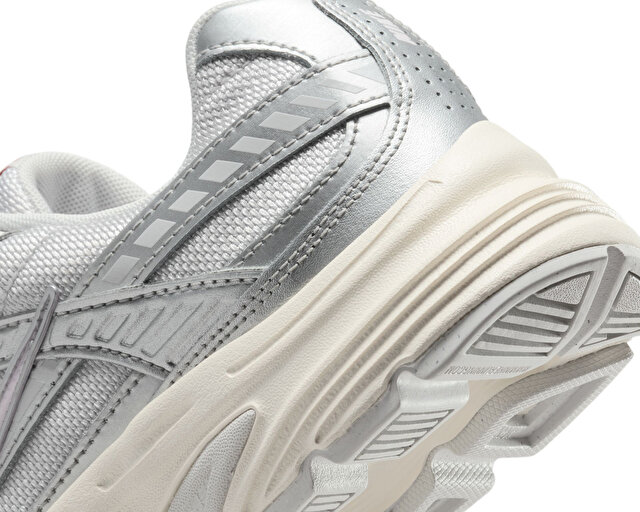 Nike Koşu Ayakkabısı WMNS INITIATOR - Görsel 9