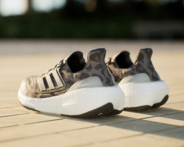 Adidas Koşu Ayakkabısı Ultraboost Light - Görsel 14